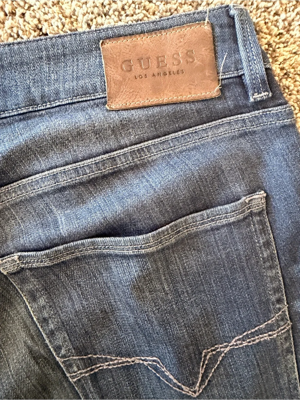 Guess Men's Slim Tapered jeans  in Dark Blue Wash